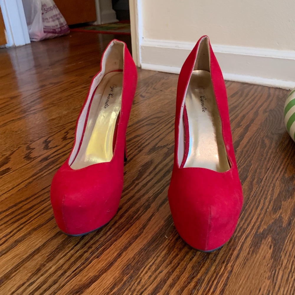 Red platform heels - Picture 2 of 4